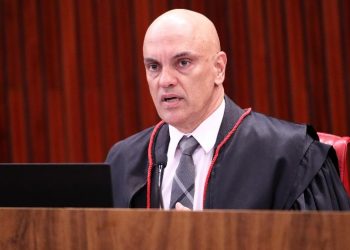 Moraes rejeita ação do PL contra urnas e multa coligação de Bolsonaro em R$ 22,9 milhões