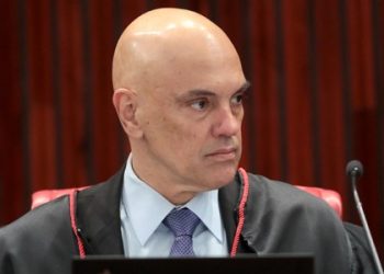 Alexandre de Moraes exclui partidos de ação golpista contra urnas, e PL arcará com multa