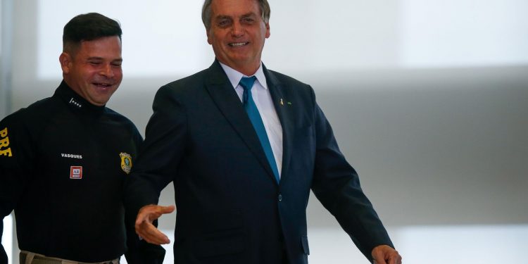 MPF pede afastamento do diretor da PRF por uso indevido do cargo