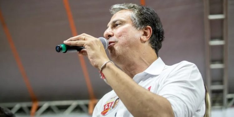 Camilo Santana é indicado para equipe de transição de Lula