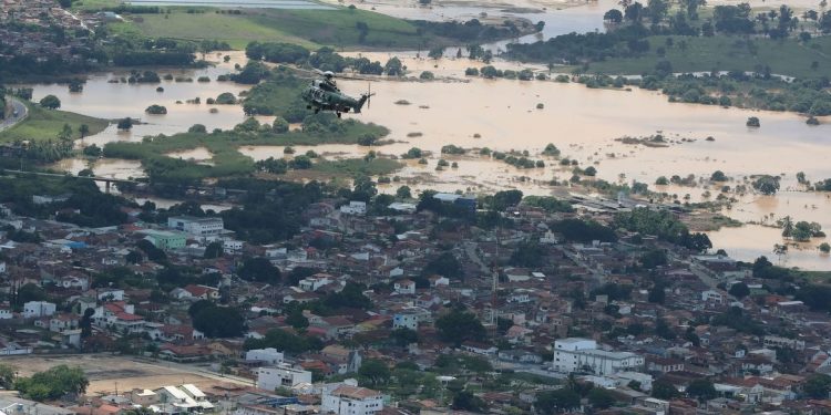 Alertas de desastres naturais passam a ser enviados por WhatsApp; veja como se cadastrar