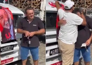 Ronaldo Lins se emocionou ao devolver o caminhão que ganhou em uma aposta na vitória de Lula (Foto: Reprodução)