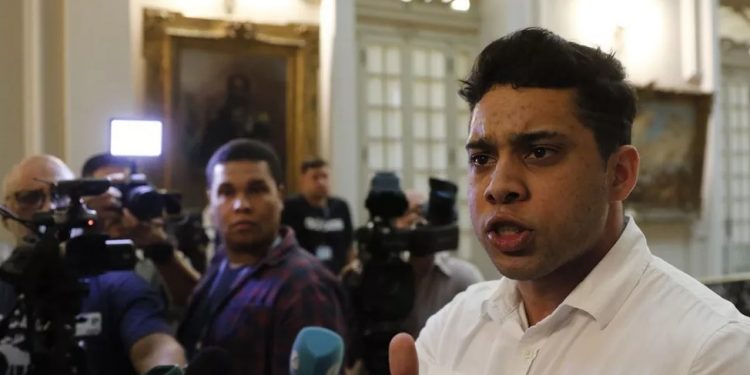 Ex-vereador Gabriel Monteiro é preso acusado de estupro