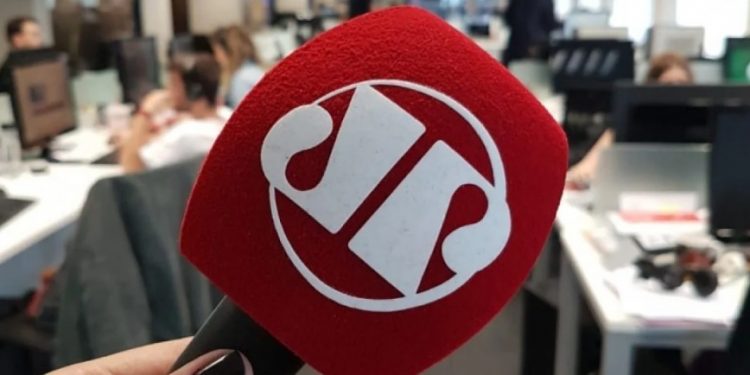 Acusada de disseminar fake news, Jovem Pan é desmonetizada pelo YouTube