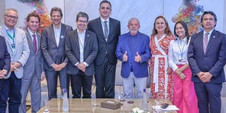 Lula se reúne com Pacheco no Egito e defende auxílio fora do teto por 4 anos