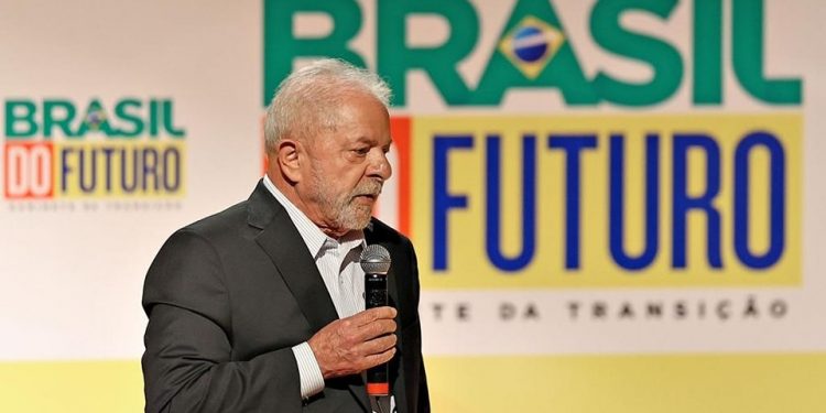 Após campanha, exames apontam garganta de Lula inflamada e descartam tumor