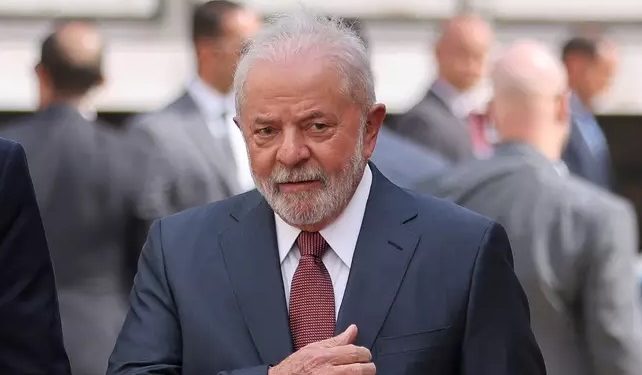 Exame detalhado confirma que lesão de Lula era benigna, diz médico que acompanha o presidente eleito