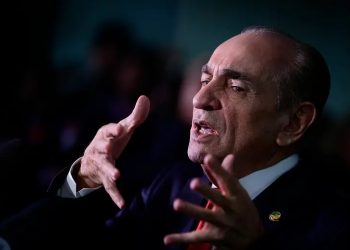 O senador Marcelo Castro (MDB-PI) em coletiva de imprensa (Foto: Pedro França/Agência Senado)