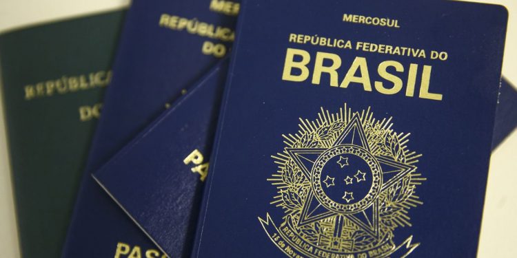 Ministério da Economia libera R$ 37,4 milhões para PF retomar emissão de passaportes