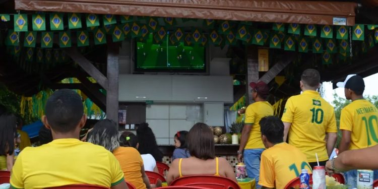 Copa do Mundo 2022: Governo do Ceará altera expediente nos órgãos estaduais em dias de jogos do Brasil