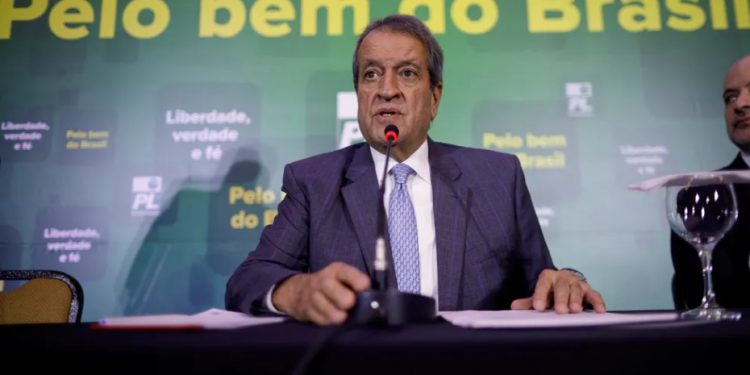 PL adere a golpismo de Bolsonaro e aciona TSE com relatório sem prova para melar 2º turno