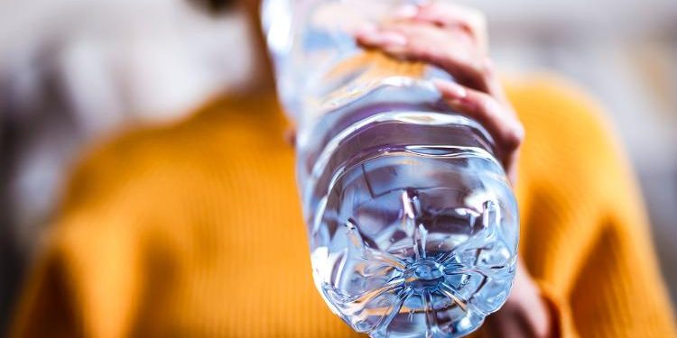 Estudo derruba mito da necessidade de ingestão de 2 litros de água por dia