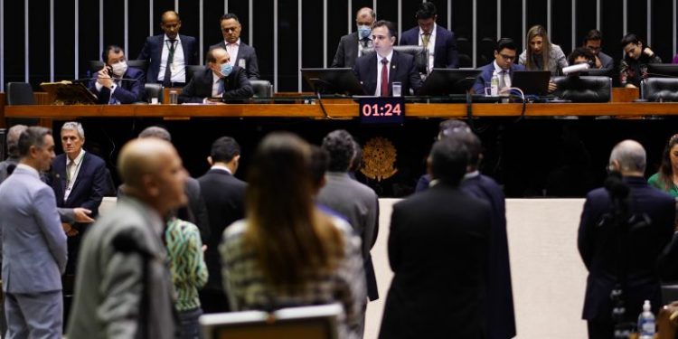 Congresso aprova projeto que acaba com sigilo no orçamento secreto