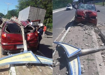 Poste caiu sobre veículo após colisão (Foto: Reprodução)
