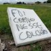 ‘Fui corno nesse colchão’: moradores encontram objeto com recado ‘inusitado’ em terreno