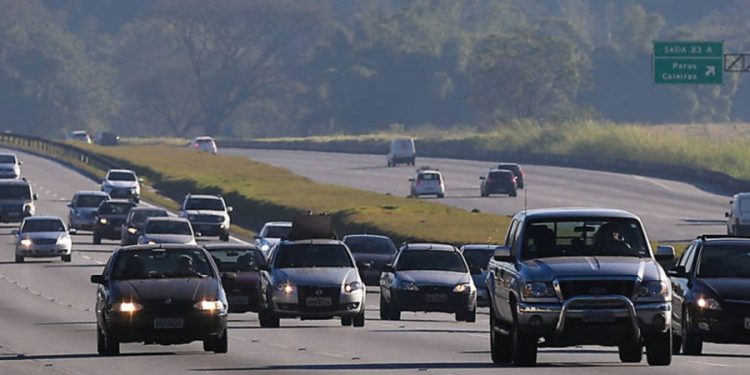Lei do farol baixo mudou; o que você precisa saber
