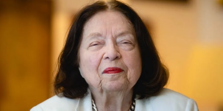 Nélida Piñon, primeira mulher a presidir a Academia Brasileira de Letras, morre aos 85 anos