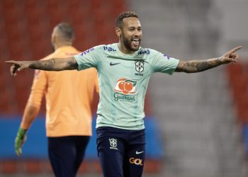 A seleção entra como favorita na busca pela vaga para as quartas de final, no estádio 974, nesta segunda às 16h (Foto: Lucas Figueiredo/CBF)