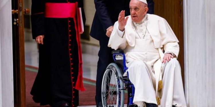 Papa diz que já assinou renúncia para o caso de problema de saúde grave