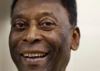 Pelé em imagem do dia 20 de março de 2015 (Foto: Kirsty Wigglesworth/AP/Arquivo)