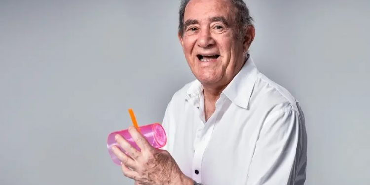 Renato Aragão sofre acidente vascular e é internado às pressas