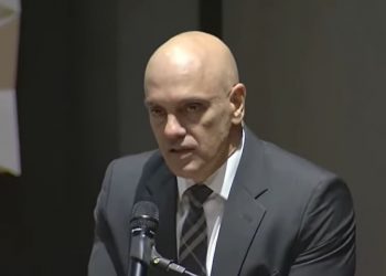 Moraes: 'Não achem que as instituições irão fraquejar' (Foto: Reprodução/YouTube TV Brasil)