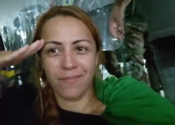 Ana Priscila Azevedo foi presa no entorno do Distrito Federal por participação em atos terroristas (Foto: Reprodução/Twitter)