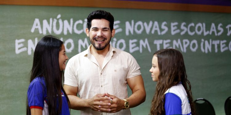 Mais de 70% das escolas da rede estadual do Ceará ofertarão o ensino médio em tempo integral em 2023