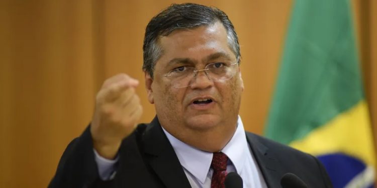 Contra ameaça à democracia, Dino autoriza uso da Força Nacional em Brasília