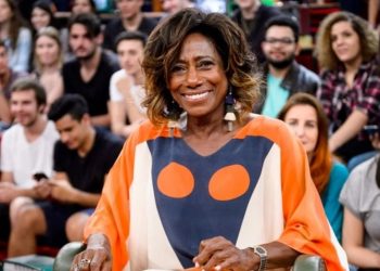 Gloria Maria no Altas Horas (Foto: Ramón Vasconcelos/TV Globo)