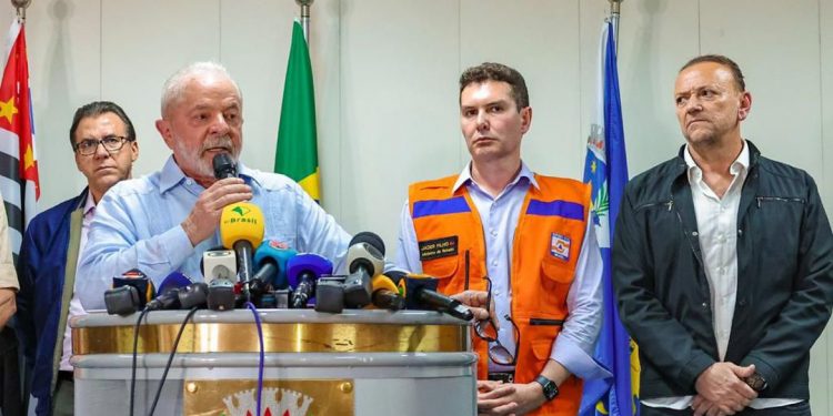 Diante do caos causado por golpistas, Lula decreta intervenção federal no DF até 31 de janeiro