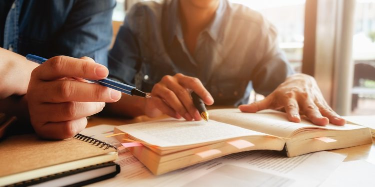 Até 112 mil professores podem ficar sem reajuste do piso no Ceará