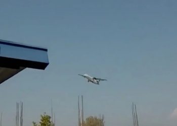 Avião cai no Nepal (Foto: Reprodução)