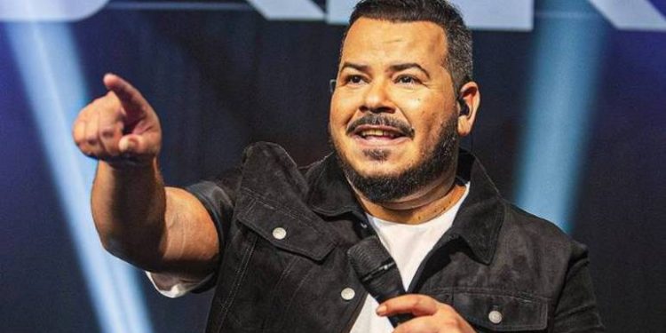 Morre Renatinho, vocalista do grupo Bokaloka, aos 48 anos