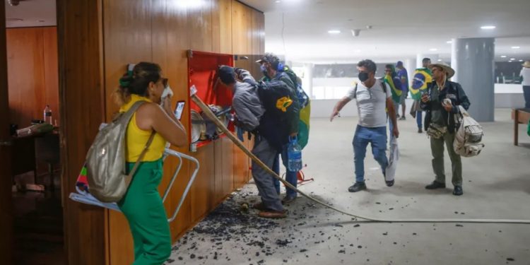 Cearenses estão entre os presos por atos golpistas em Brasília