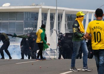 Terroristas invadem o Palácio do Planalto durante atos de 8 de janeiro de 2023 (Foto: Wilton Junior/Estadão)