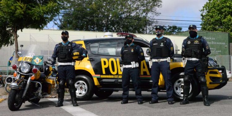 Mais de 400 motoristas foram autuados por embriaguez ao volante no Ceará durante o Carnaval