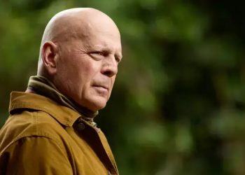 Bruce Willis não reconhece mais a mãe e tem comportamento agressivo, diz familiar