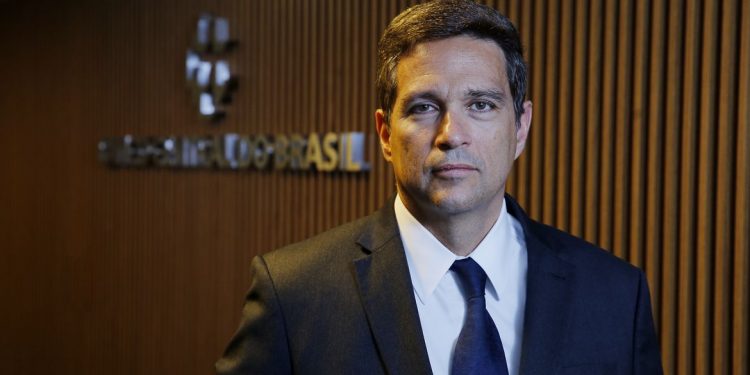 Banco Central terá projeto piloto de moeda digital no próximo mês, diz Campos Neto