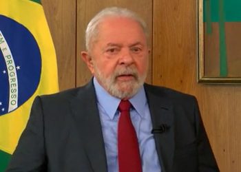 O presidente Luiz Inácio Lula da Silva fez um exame de ressonância magnética no quadril na manhã deste sábado (25) (Foto: Reprodução/RedeTV!)