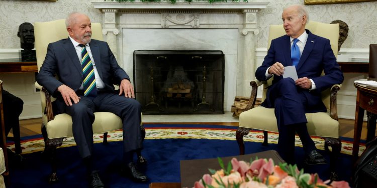 Lula se reúne com Biden e agradece por defesa da democracia