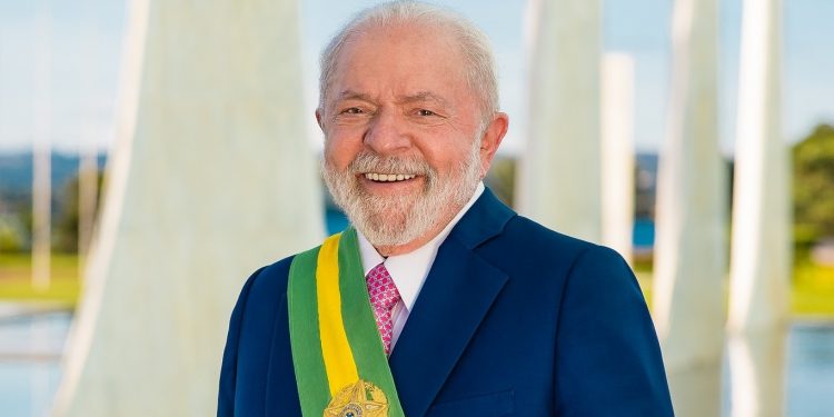 Lula divulga nova foto oficial como presidente