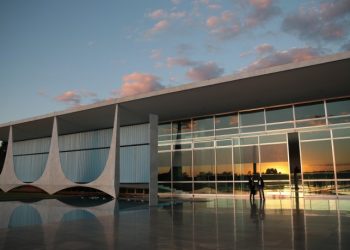 O Palácio da Alvorada é a residência oficial do presidente da República (Foto: Marcello Casal Jr/Agência Brasil)