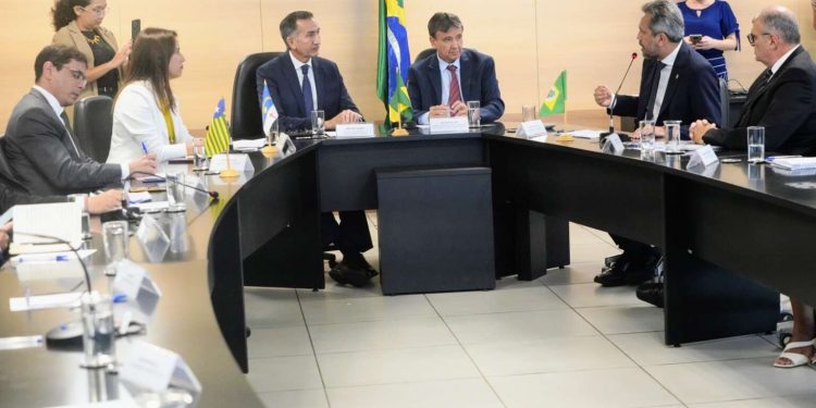 Em reunião com o Governo Federal, governadores do Nordeste articulam retomada do Projeto Transnordestina
