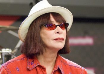 Rita Lee: diagnosticada com câncer de pulmão, cantora fez tratamento quimioterápico por 11 meses (Foto: Bob Paulino/TV Globo)