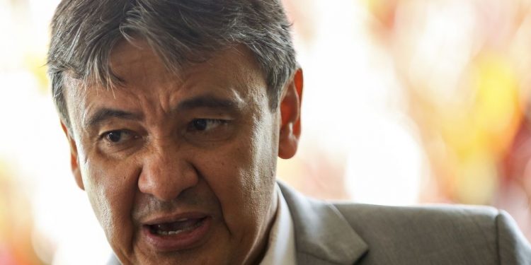 Ministro suspeita que 2,5 milhões recebam Bolsa Família indevidamente