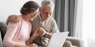 Segurados que ganham acima do mínimo terão reajuste de 3,9% (Foto: Freepik)