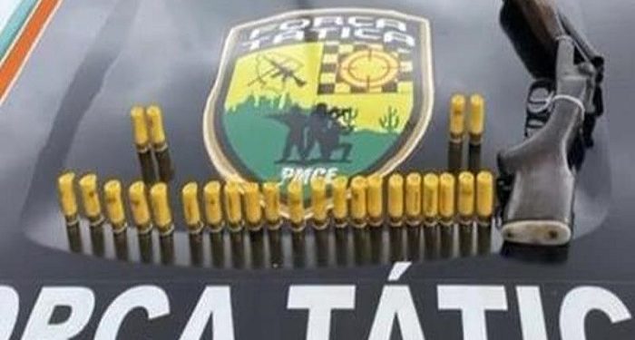 Polícia Militar apreende arma de fogo e munições durante patrulhamento em Crato; um homem foi preso