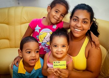 O novo Bolsa Família entrou em vigor em 2 de março, a partir da publicação de uma medida provisória no Diário Oficial da União (DOU) (Foto: Arquivo)