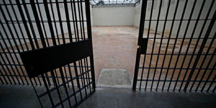 STF derruba prisão especial para quem tem ensino superior